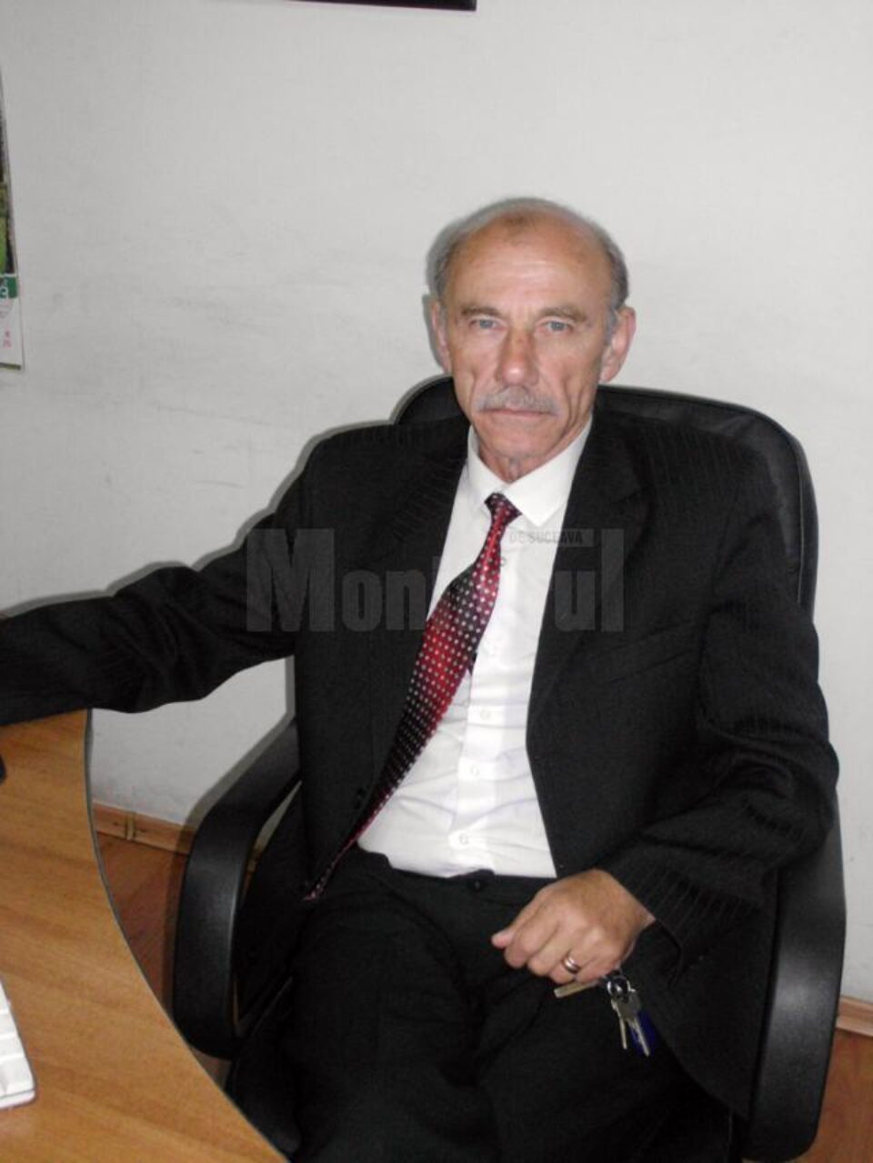 Constantin Rusu: „Doresc ca acestui , care, pe deasupra, mai este și profesor, să i se aplice legile statului român cu privire la furtul intelectual” Constantin Rusu: „Doresc ca acestui , care, pe deasupra, mai este și profesor, să i se aplice legile statului român cu privire la furtul intelectual”