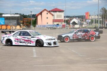 Pneuri arse, motoare zgomotoase și multă adrenalină la Toyota Suceava Drift Grand Prix