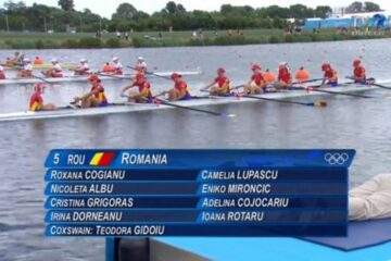 Echipajul de 8+1 al României, cu Irina Dorneanu, în componență, la linia de start