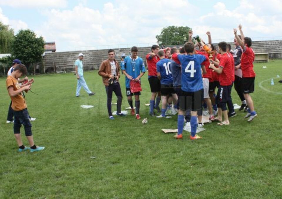 Juniorii echipei Șomuz Fălticeni, campioni județeni la fotbal