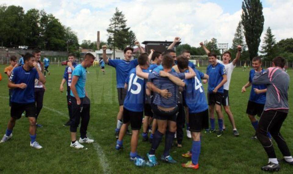 Juniorii echipei Șomuz Fălticeni, campioni județeni la fotbal