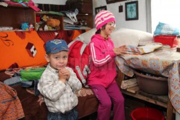 Mihaela se visează măicuță la o mănăstire iar Sebastian vrea să se facă pompier