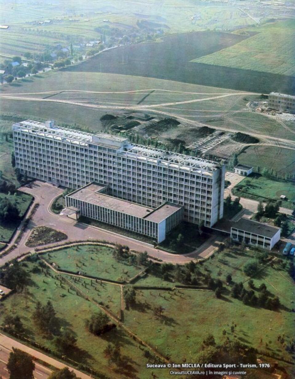 Spitalul Suceava la începutul anilor ’70. Foto: Ion MICLEA / Editura Sport-Turism