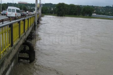 Cod portocaliu de inundații pe afluenții a trei râuri din județul Suceava