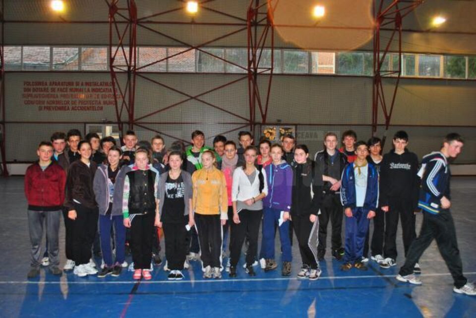 Competițiile sportive nu au lipsit din manifestările prilejuite de Zilele Colegiului Național „Dragoș Vodă” Competițiile sportive nu au lipsit din manifestările prilejuite de Zilele Colegiului Național „Dragoș Vodă”