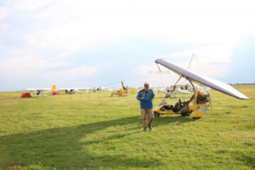 Zeci de turiști străini, în vizită în Bucovina cu avioanele personale