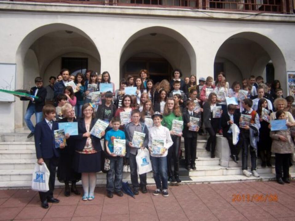 În competiție au participat 104 elevi din 20 unități școlare din județ