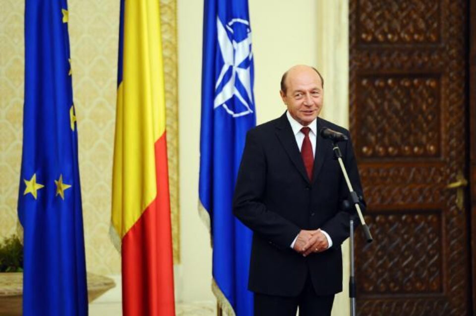 Băsescu: Am declanșat procedura cu două întrebări: dacă români vor Parlament unicameral și dacă românii vor Parlament cu 300 de membri. Foto: Sorin LUPȘA