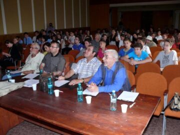 Pe scena Centrului Cultural “Grigore Vasiliu Birlic” Fălticeni au urcat tinerii cu vârste cuprinse între 15 și 25 de ani