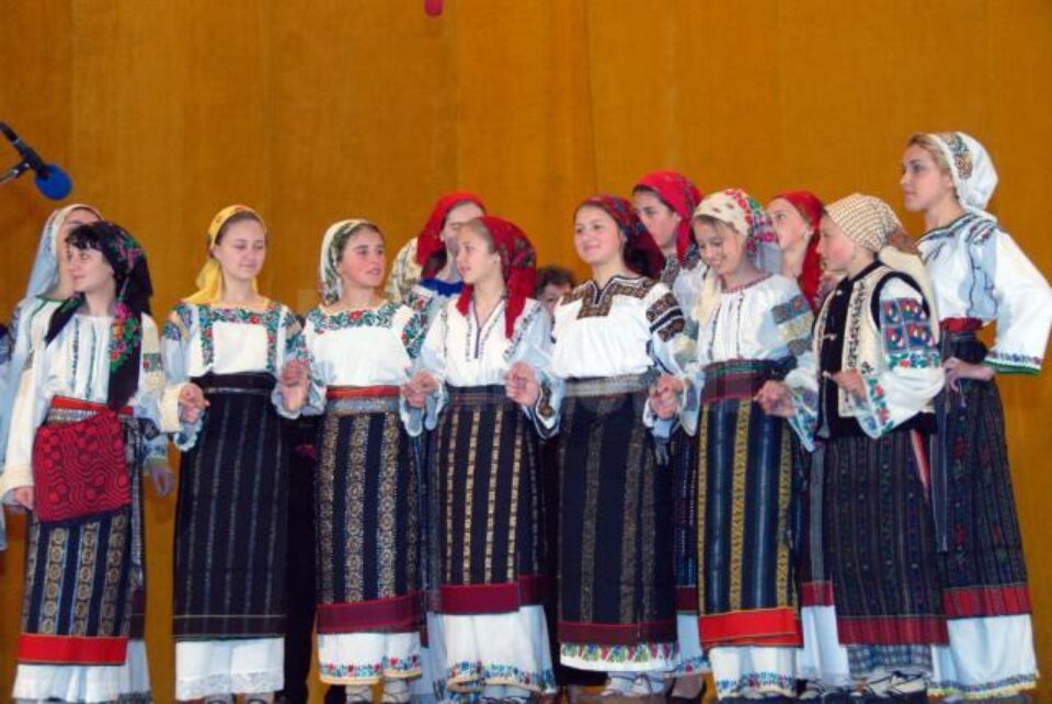 Elevi de la Palatul Copiilor, premiați la competiții de dans, folclor și creație literară