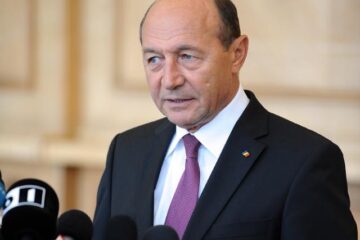 Băsescu: Înainte de a face declarația, scrisorile erau la Parlament