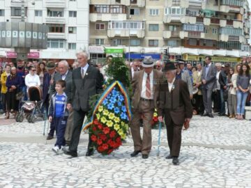Ceremonial religios, militar și depuneri de coroane, la Fălticeni