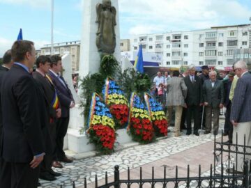 Ceremonial religios, militar și depuneri de coroane, la Fălticeni