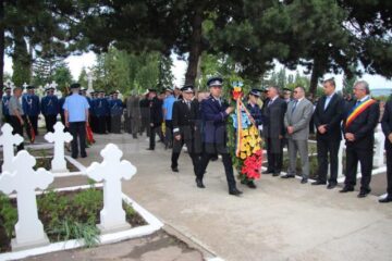 Ziua Eroilor Neamului, marcată la monumentul de la Cimitirul Pacea