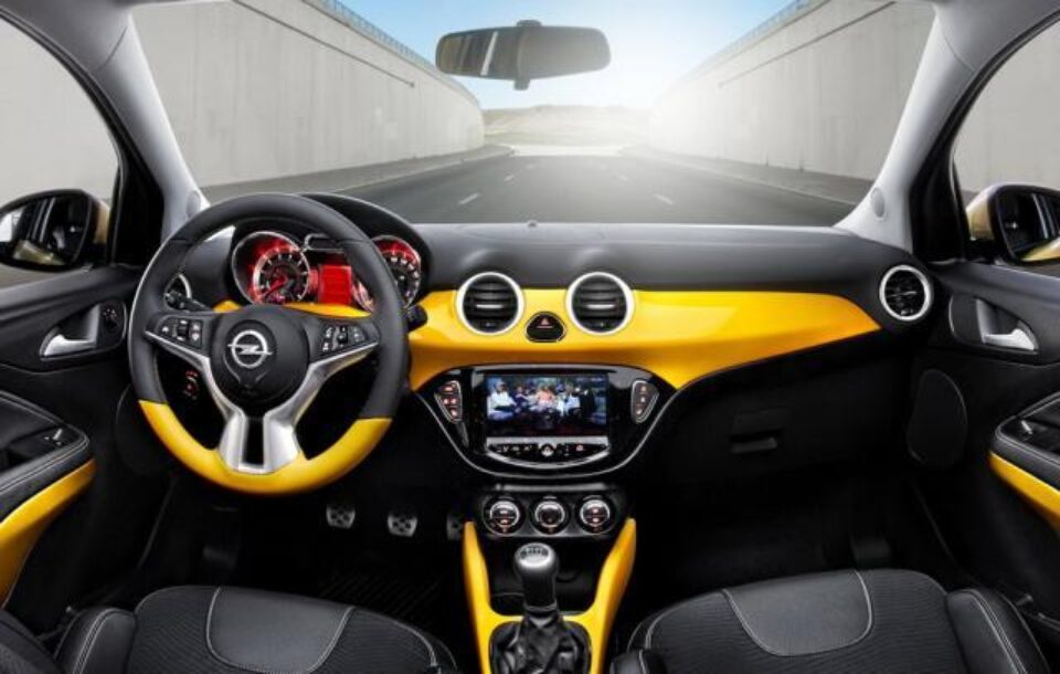 Opel Adam câștigă premiul pentru "Cel mai bun Design Interior al Anului"