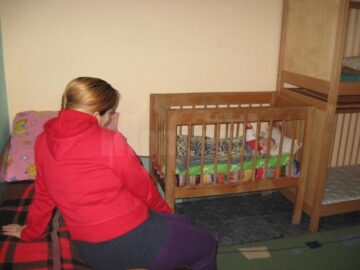 Fără locuință, la adăpost în centrul maternal