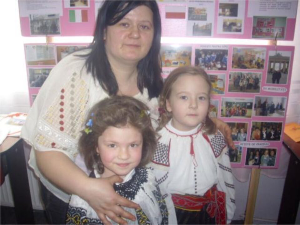 Grădinița cu program normal Pătrăuți a fost implicată în Proiectul Comenius “Păpușile cu misiune verde” Grădinița cu program normal Pătrăuți a fost implicată în Proiectul Comenius “Păpușile cu misiune verde”