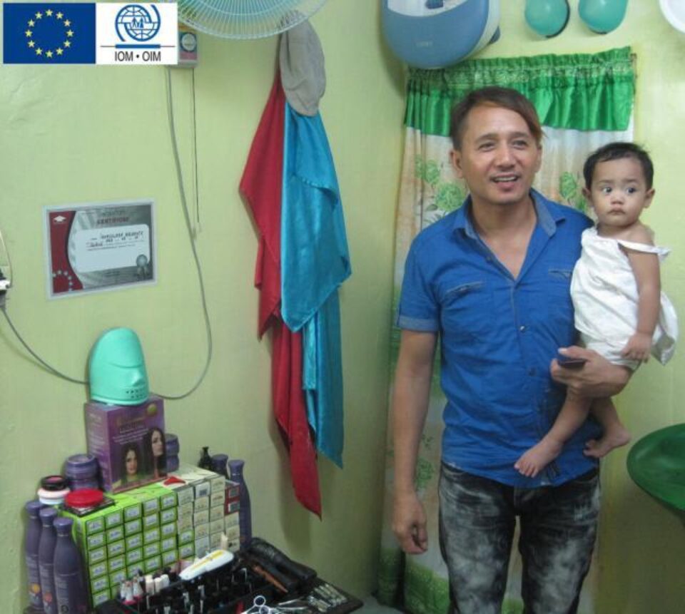 Roldante, din Filipine, și-a deschis din sprijinul de reintegrare un salon de coafură Roldante, din Filipine, și-a deschis din sprijinul de reintegrare un salon de coafură