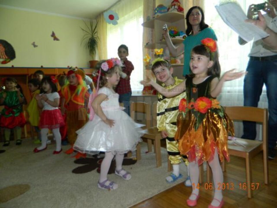 „Carnavalul din grădină”, cu cei mai mici preșcolari de la Grădinița „Albinuța”