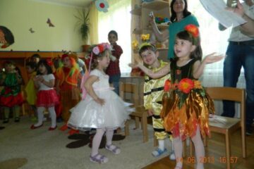 „Carnavalul din grădină”, cu cei mai mici preșcolari de la Grădinița „Albinuța”