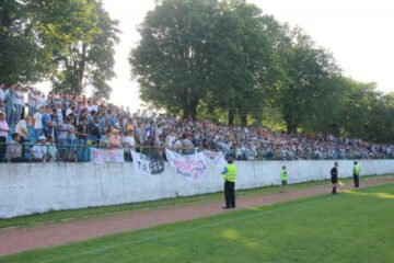 Peste 1000 de spectatori au umplut tribuna din Dorohoi