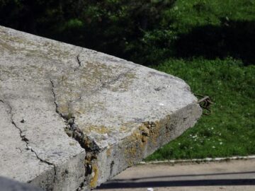 Pasarela CFR de la Ițcani, la un pas de a deveni pericol public