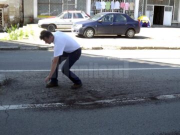Pasarela CFR de la Ițcani, la un pas de a deveni pericol public