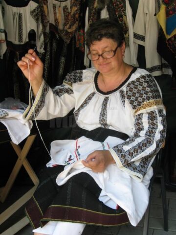 Târgul meșterilor populari urmărește să promoveze arta și tradiția populară din Bucovina