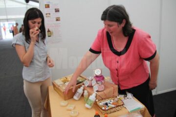 Produse cosmetice naturale, cu esențe din plante
