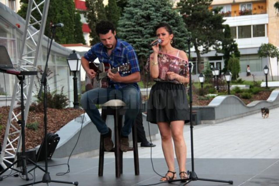 Trupa 9 a interpretat câteva coveruri în varianta acustică
