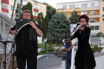 Ovidiu (nai) și Mihaela Șvarț (vioară)