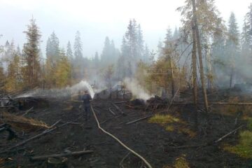 Incendiul a fost stins după 11 ore de muncă