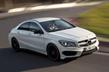 Mercedes plusează în segmentul sport cu CLA 45 AMG