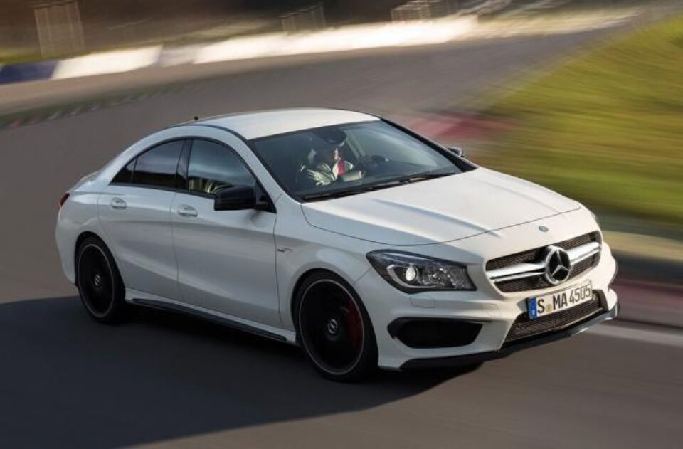 Mercedes plusează în segmentul sport cu CLA 45 AMG