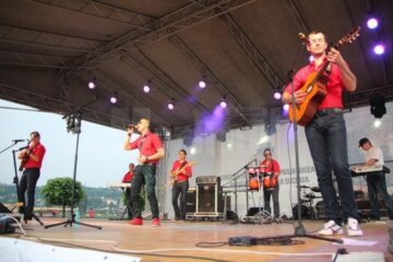 Los Anonimos, un fel de Gypsy Kings ai României