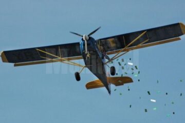 35.000 de fluturași au fost distribuiți din avion pe raza municipiului Suceava