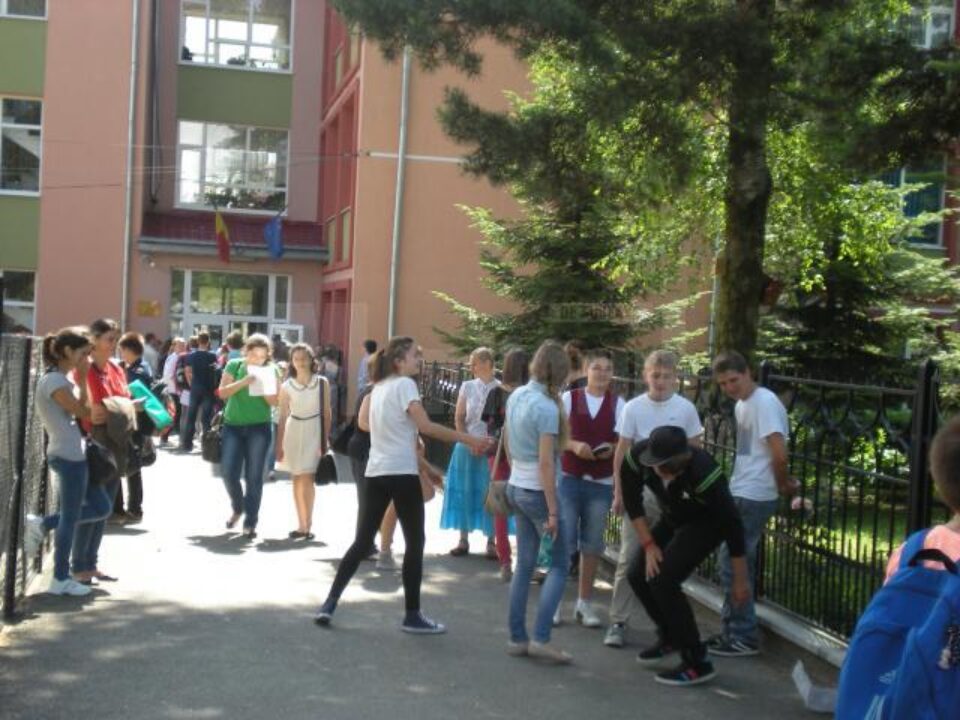 elevi examen