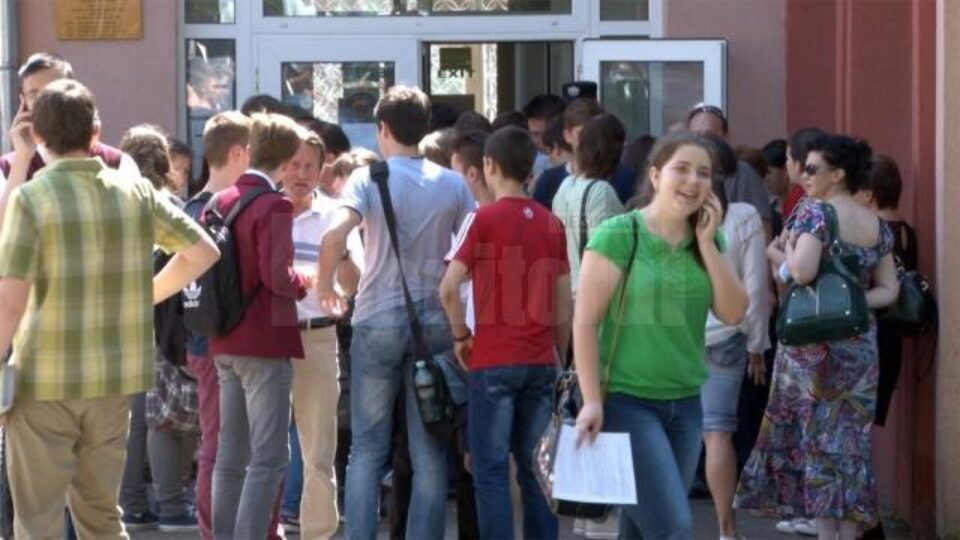 Pentru elevii de clasa a VIII-a, aceasta este prima testare importantă din viața lor Pentru elevii de clasa a VIII-a, aceasta este prima testare importantă din viața lor