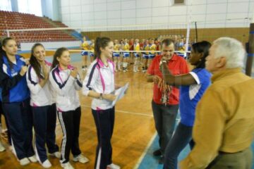 Irina Andreica, premiată de reprezentanta federațieie internaționale