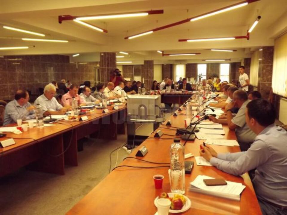Decizie istorica a Consiliului Local Suceava, care s-a asociat cu municipiul Botoșani pentru a contracara Iașiul la atragerea fondurilor europene Decizie istorica a Consiliului Local Suceava, care s-a asociat cu municipiul Botoșani pentru a contracara Iașiul la atragerea fondurilor europene