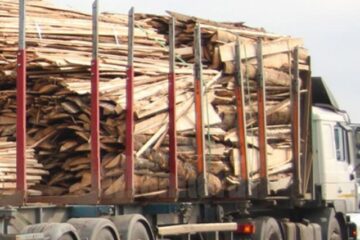 Unii transportatori desconsideră limitele de tonaj