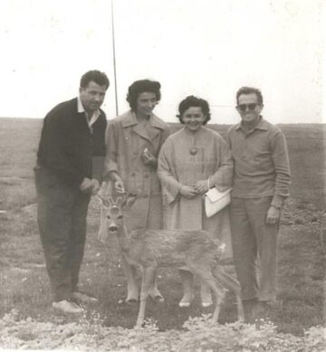 Cântăreața Angela Moldovan a ținut să se fotografieze cu mascota Romică