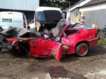 Autoturismul BMW un morman de fiare in urma accidentului