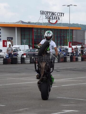 Cascadorii spectaculoase, sute de cai putere și multă distracție la MotorFest 2013