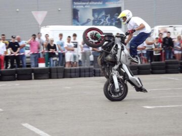 Cascadorii spectaculoase, sute de cai putere și multă distracție la MotorFest 2013