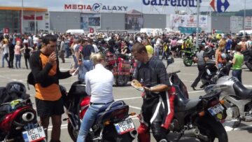 Peste 200 de motocicliști au făcut un popas de câteva ore în parcarea Shopping City