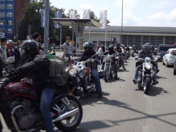 Cascadorii spectaculoase, sute de cai putere și multă distracție la MotorFest 2013