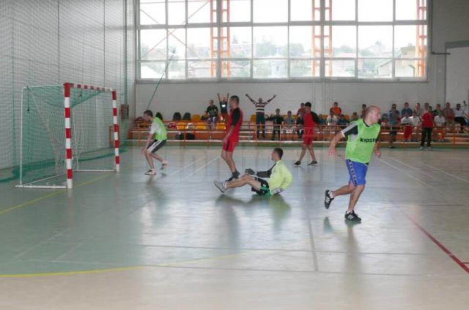 12 echipe de fotbal din Fălticeni s-au întrecut în “Cupa Cartierelor”
