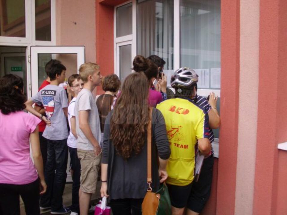 Cei mai mulți dintre elevi au medii cuprinse între 9 și 9,99
