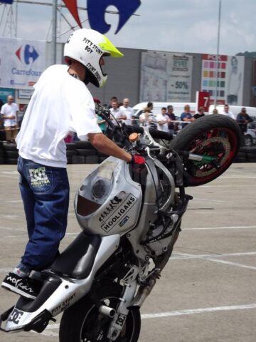 Cascadorii spectaculoase, sute de cai putere și multă distracție la MotorFest 2013
